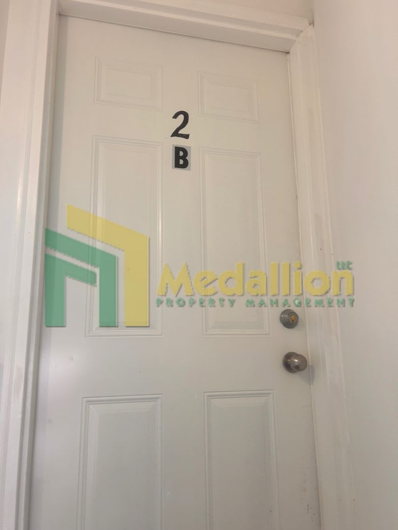 Updated 2-Bedroom Second-Floor Unit with Hardwood Floors – photo 4