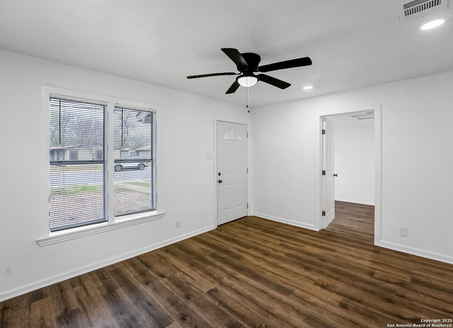 122 STOLNET ST – photo 3