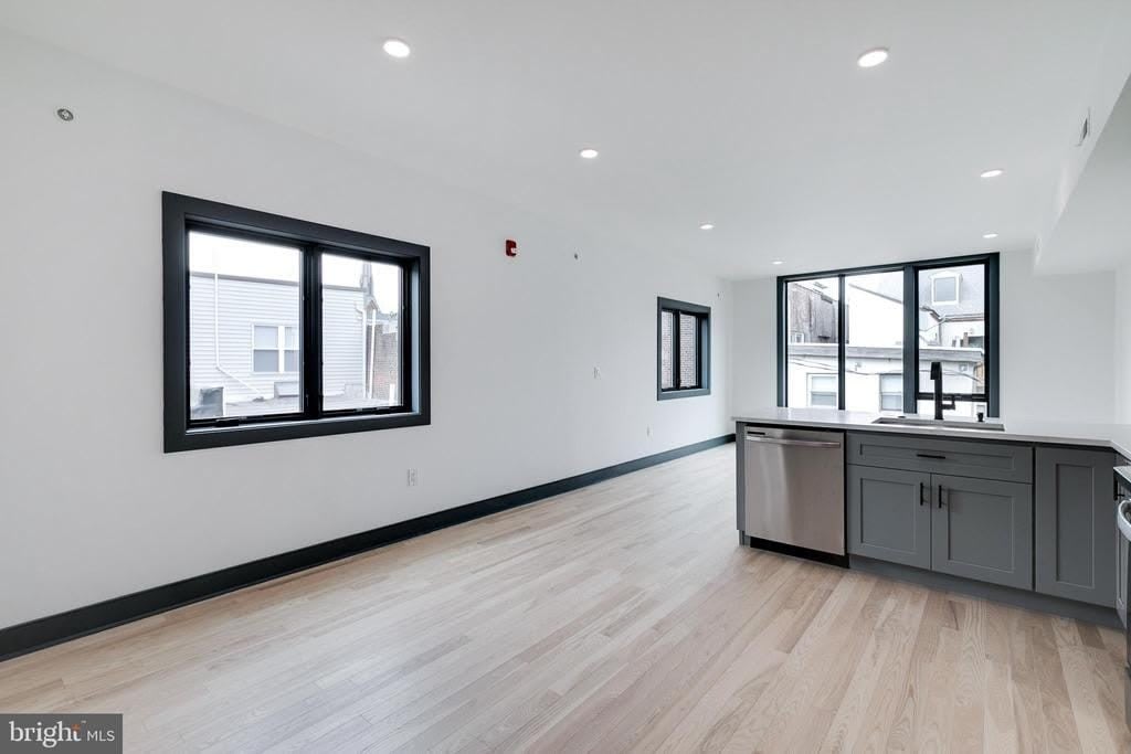 555 N LAWRENCE STREET – photo 4