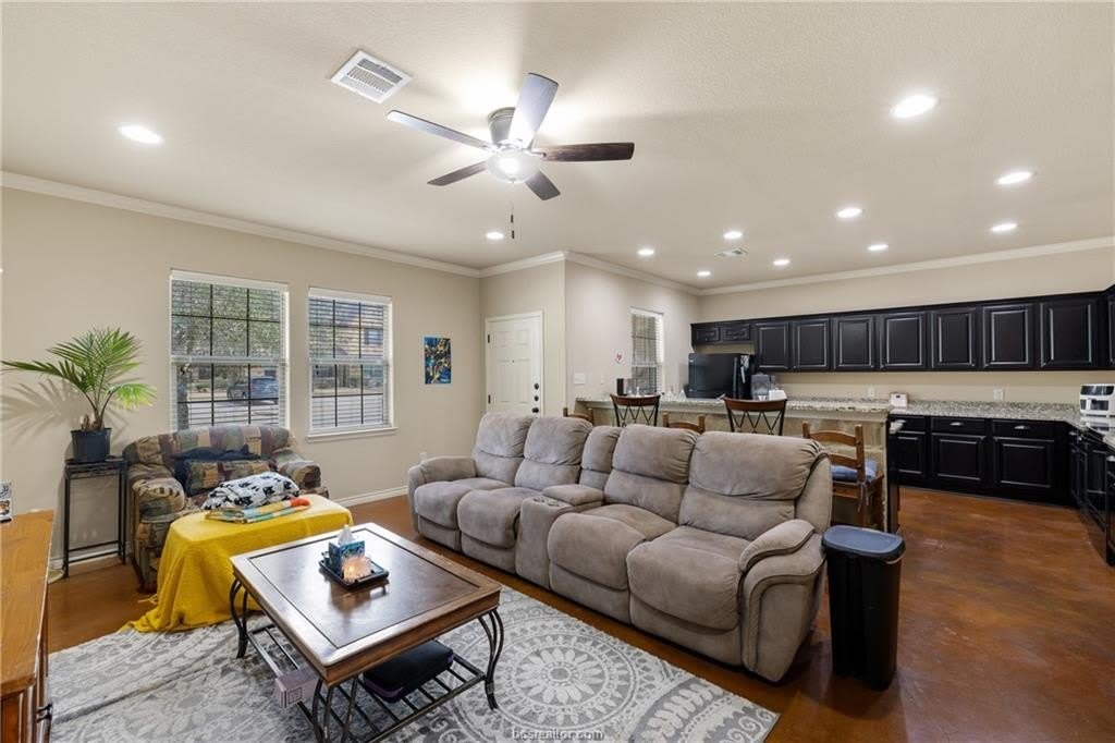 2902 Old Ironsides Drive – photo 4