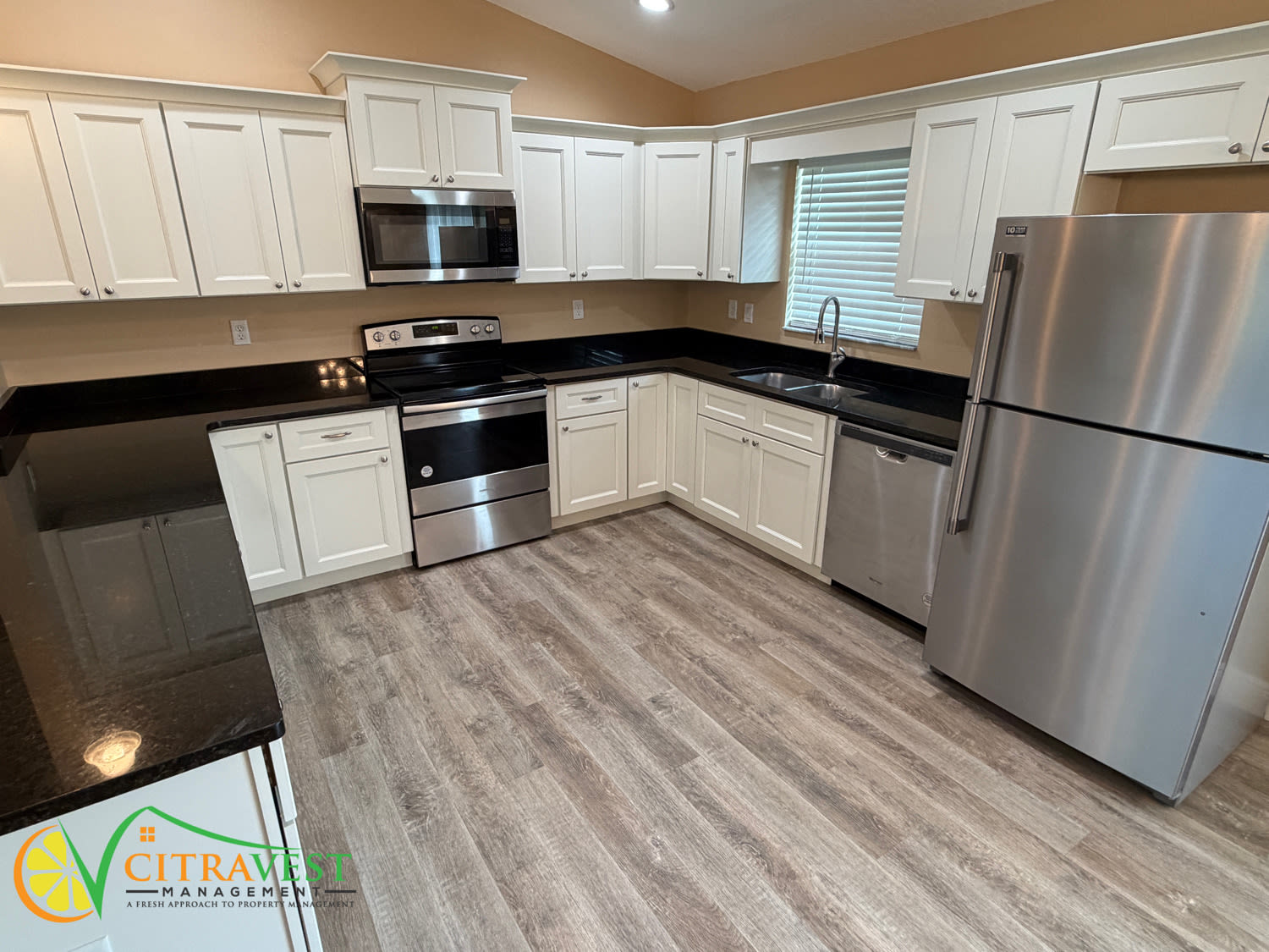2468 W Vespero St – photo 3