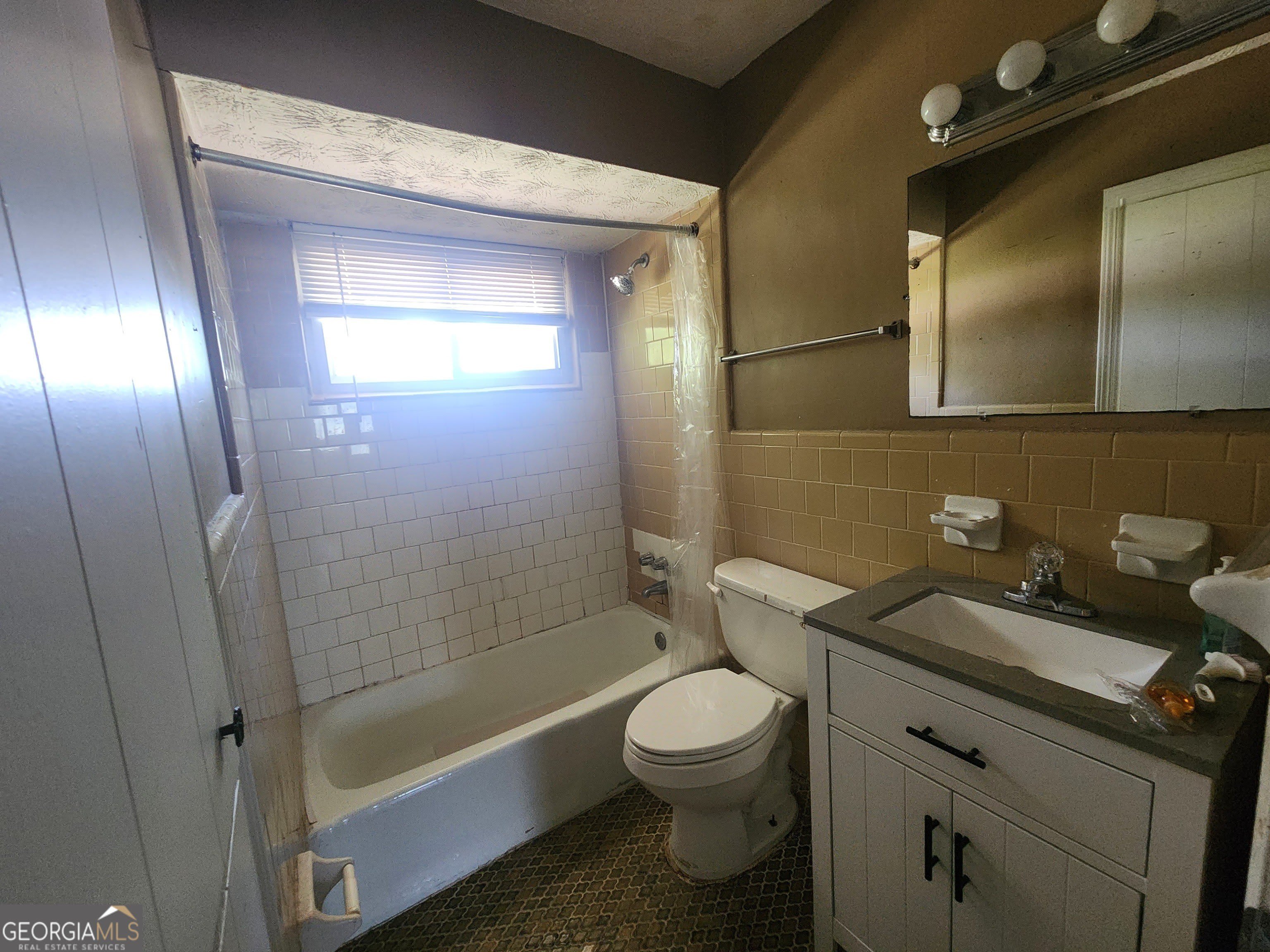 3245 Doyle Avenue – photo 2