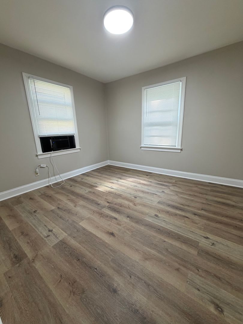 COMPLETELY RENOVATED! BEAUTIFUL BEMIS LIVING!!!! AVAILABLE NOW! – photo 4