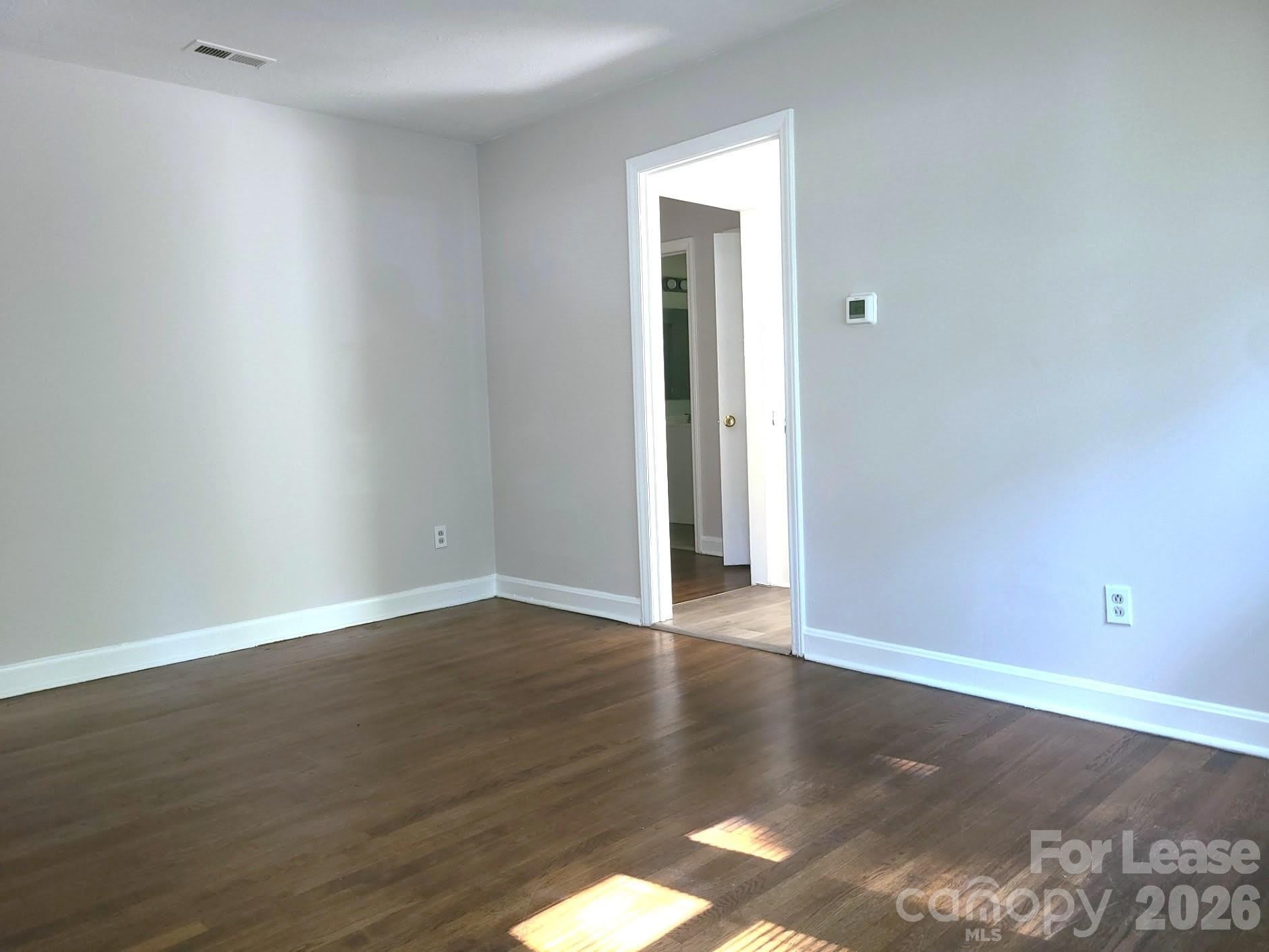 956 S Hoskins Road – photo 4