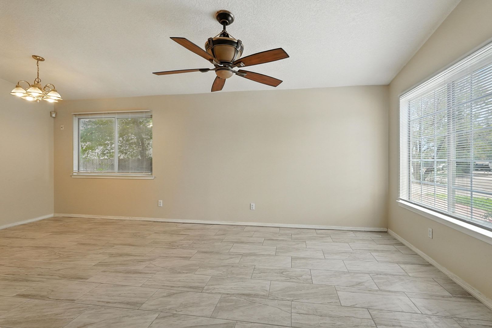 For Rent – photo 5
