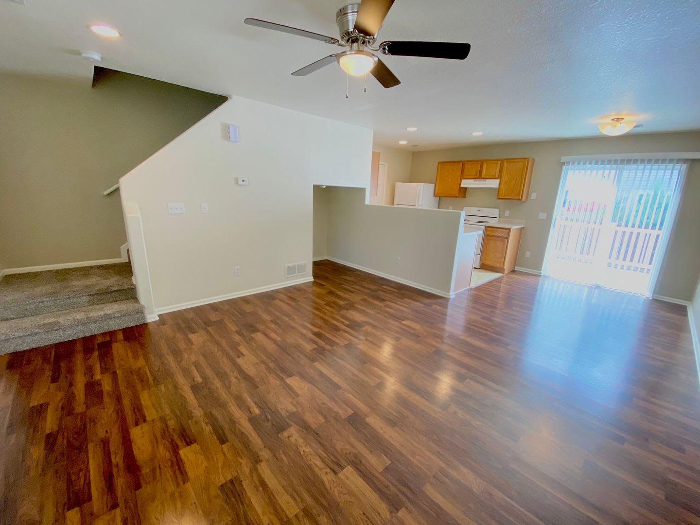 Beautiful South Lakewood Home with Updates, Space &amp; Convenience! Available 8/10/2026 – photo 5