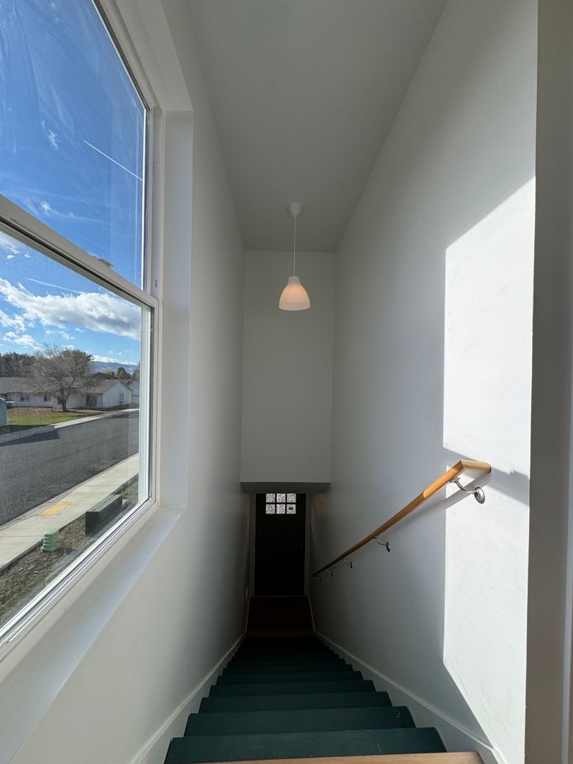 1BR, 1BA with Huge Garage – photo 2