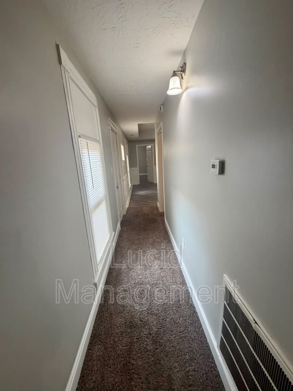208 Ottawa Ave – photo 4
