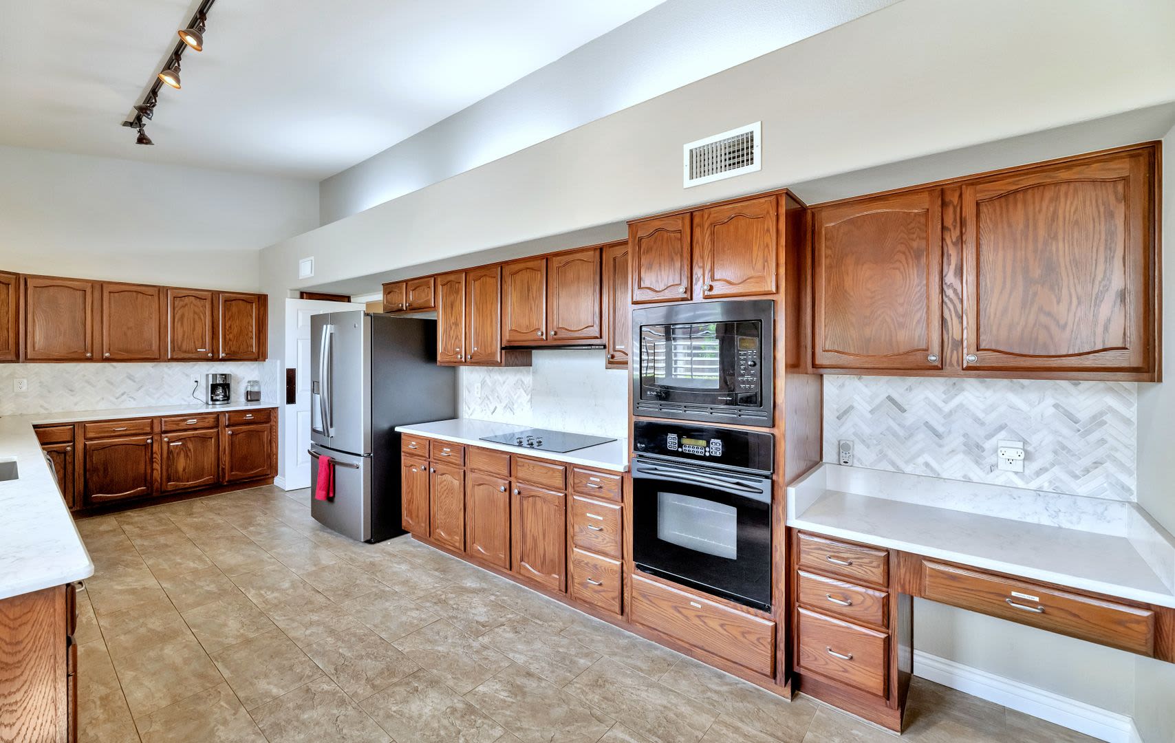 Rates Vary: $4,995 – photo 5