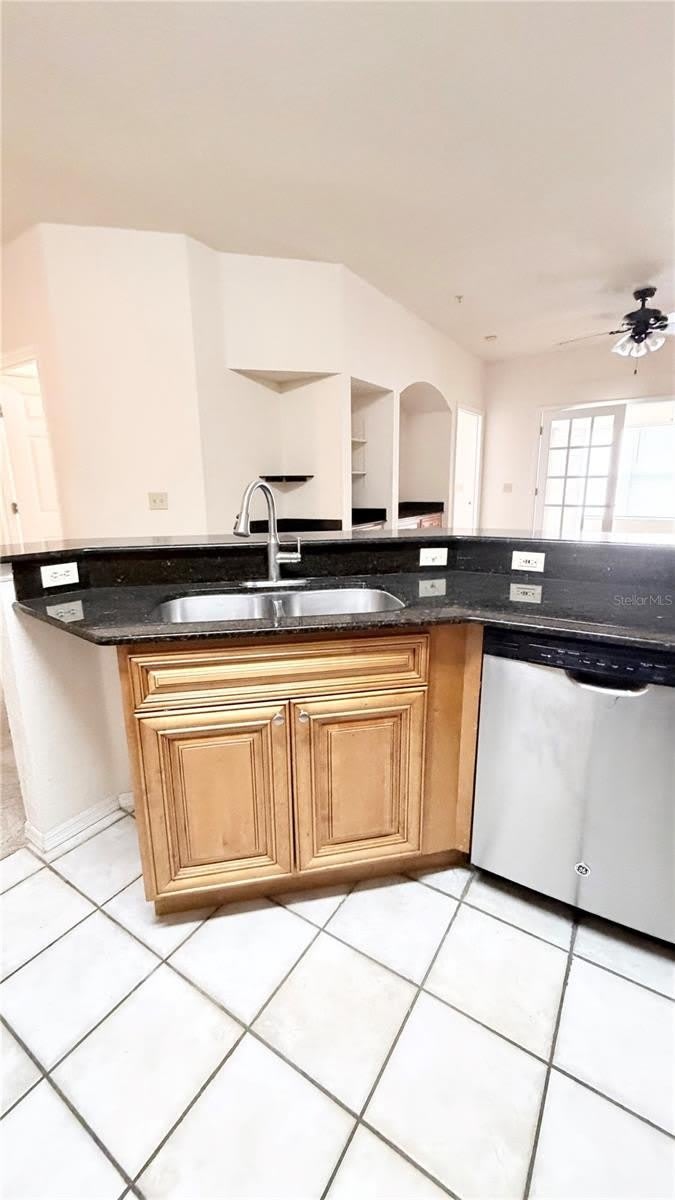 832 CAMARGO Way – photo 4