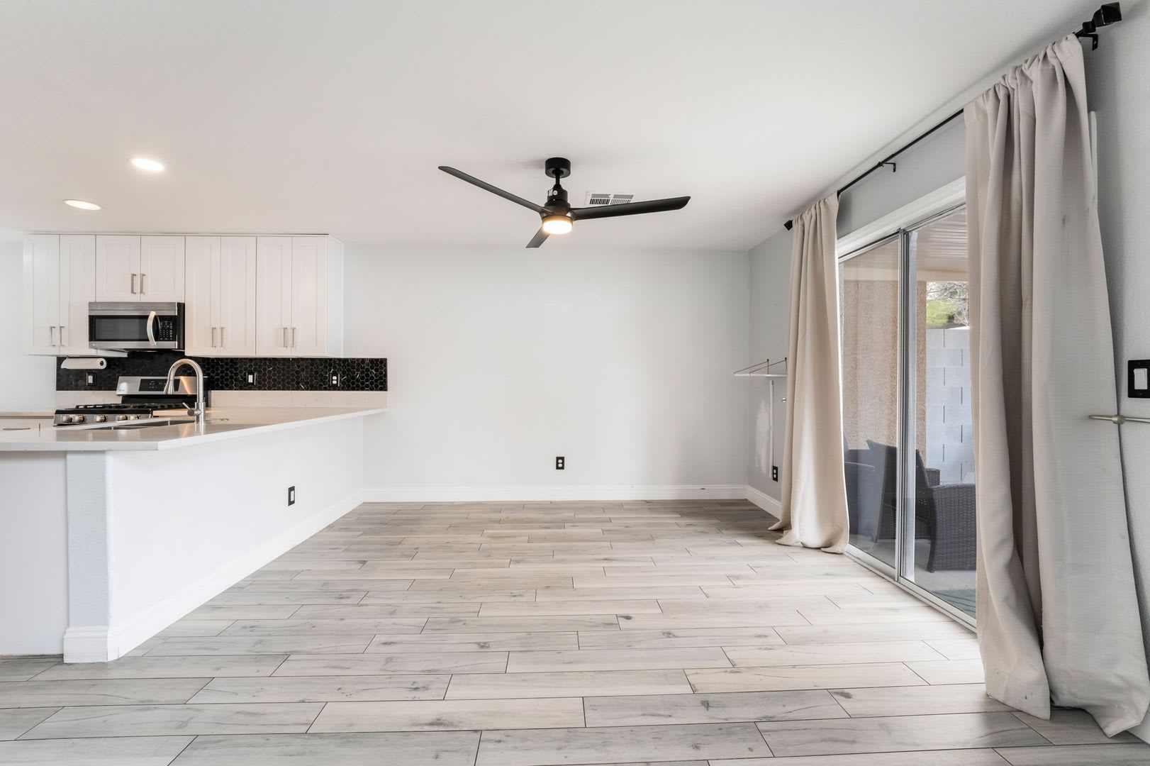 Upgraded Summerlin Townhome with Private Backyard! – photo 5