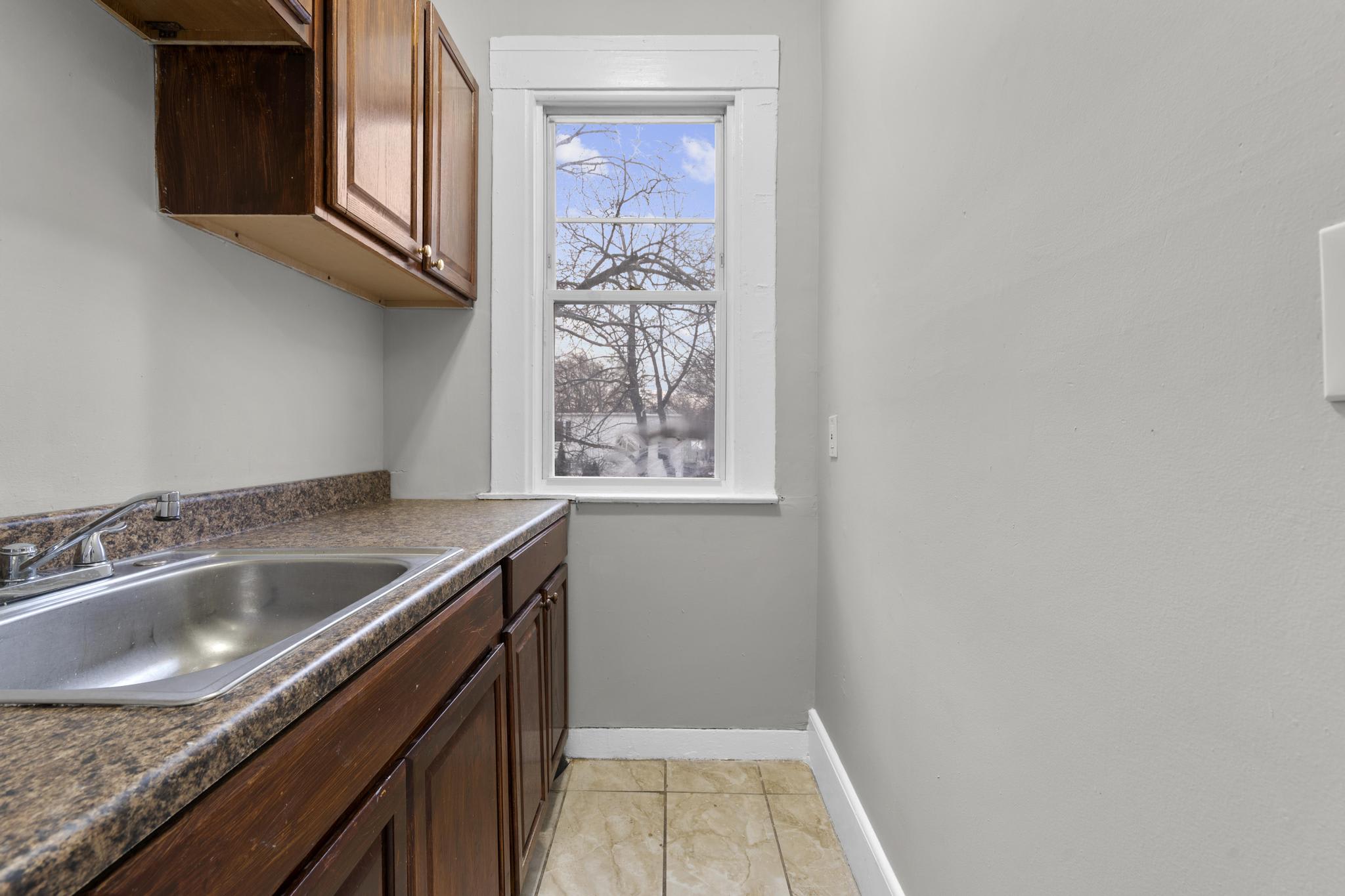 260 Orchard Street 2Nd Flr – photo 3