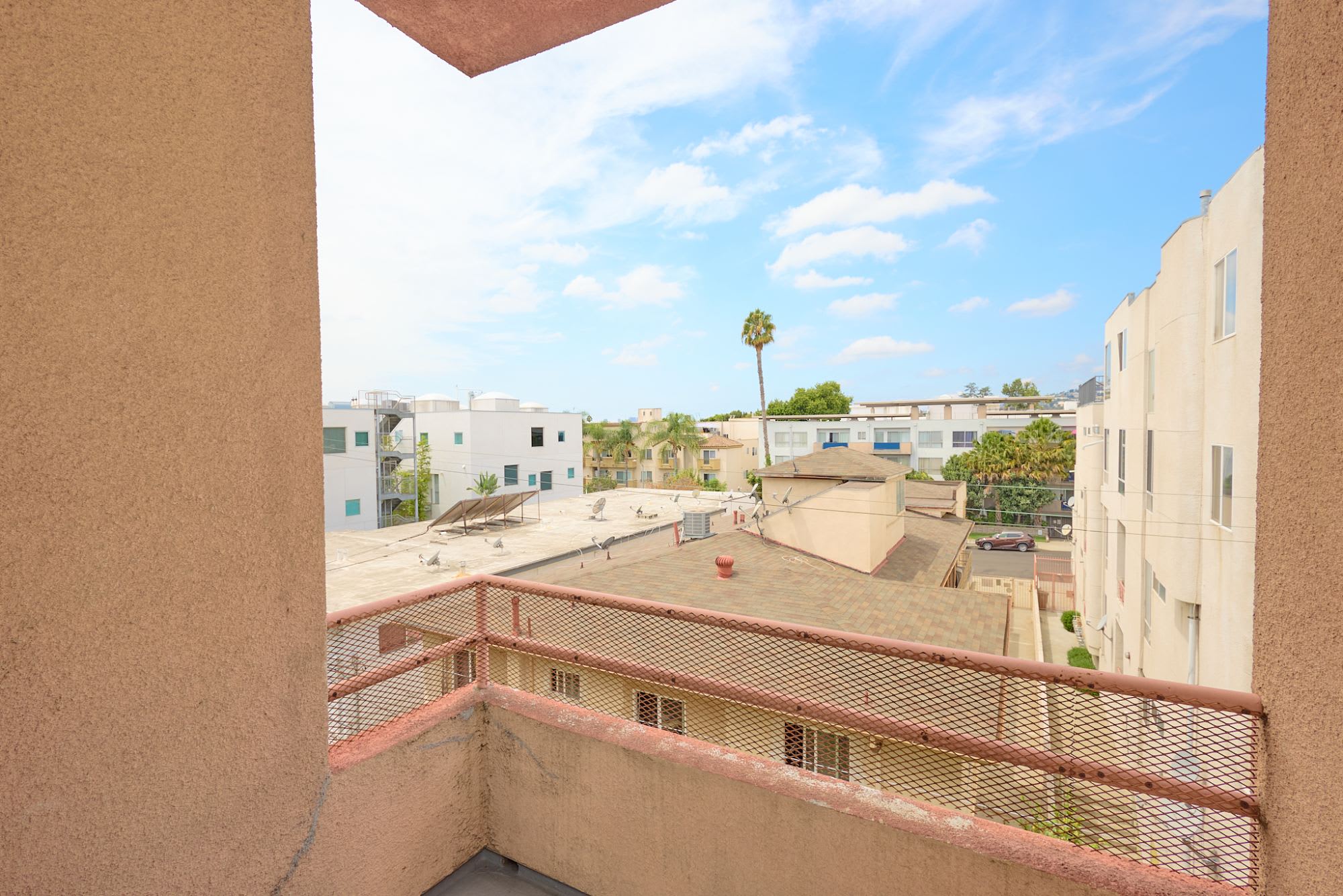 1333-1335 N La Brea Ave – photo 5
