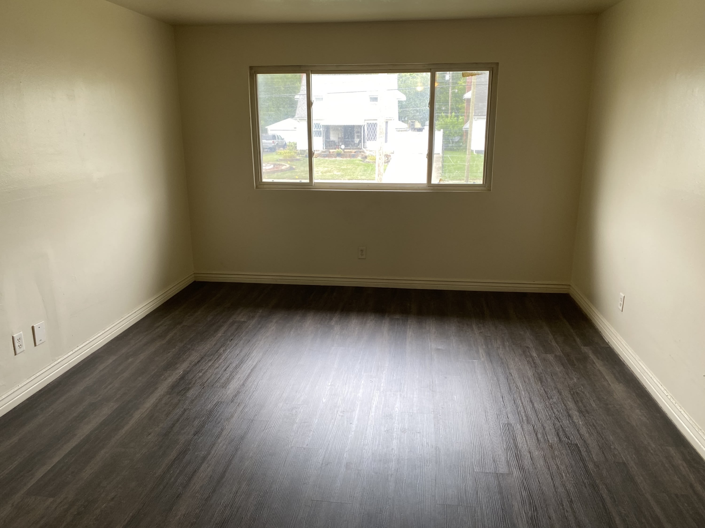 2163 W Mound St Apt B – photo 2