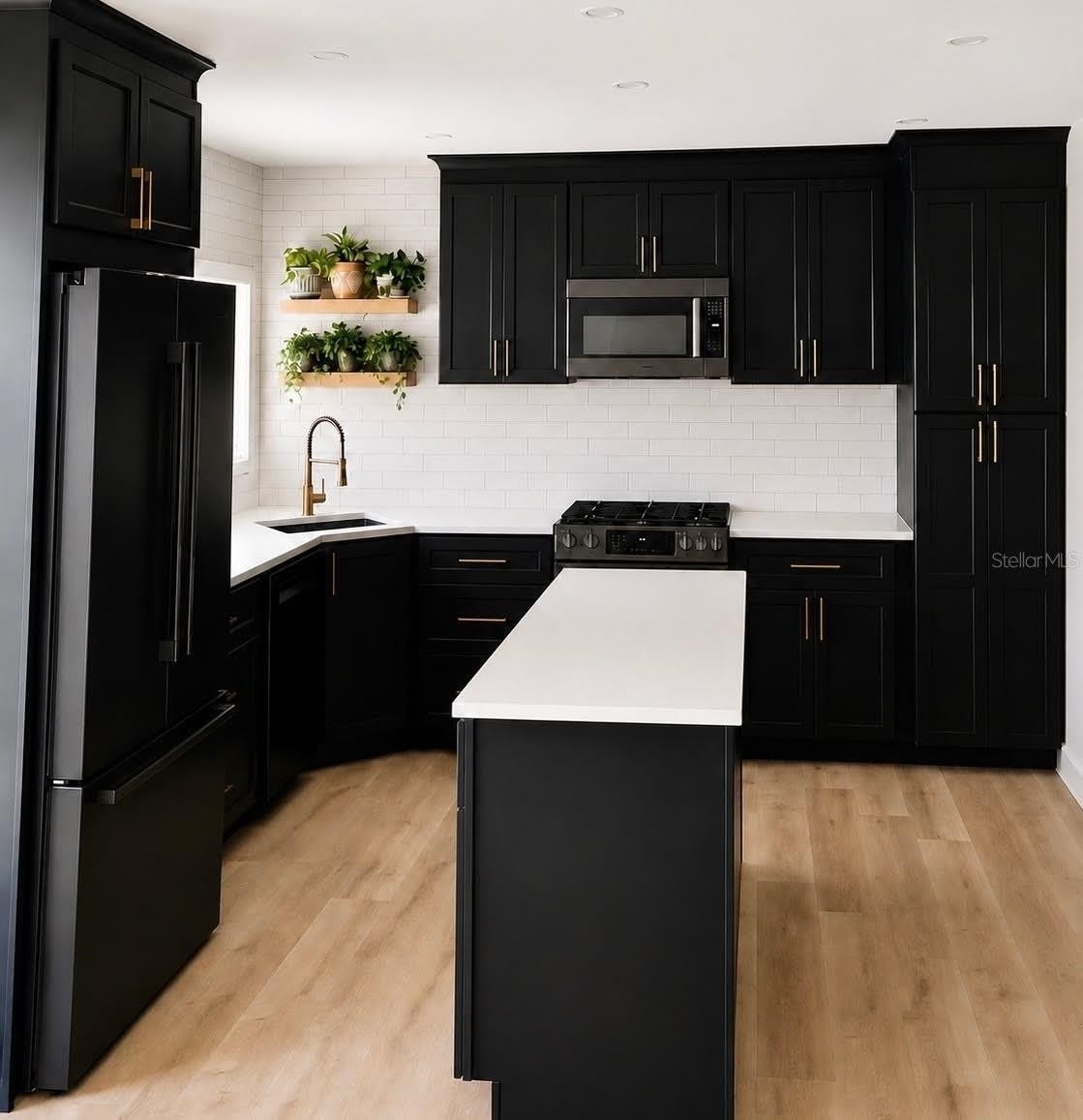 8 E CYPRESS Street – photo 2