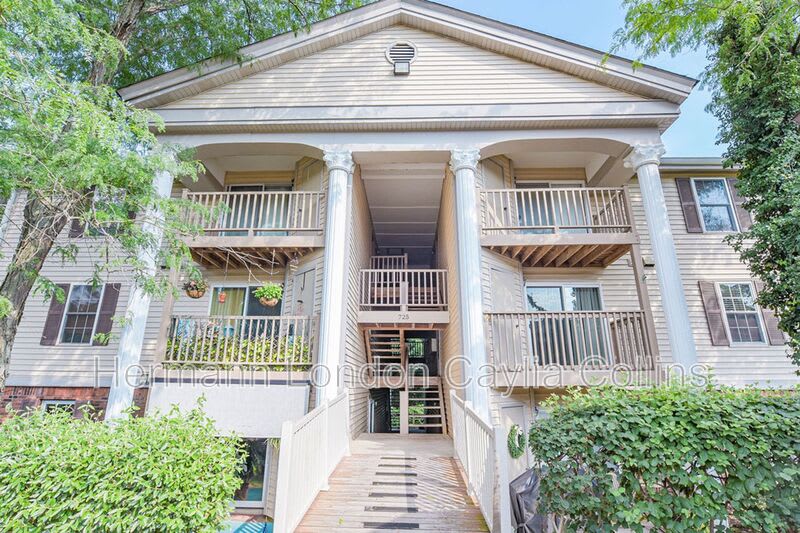 725 Ridgeside Drive – photo 1
