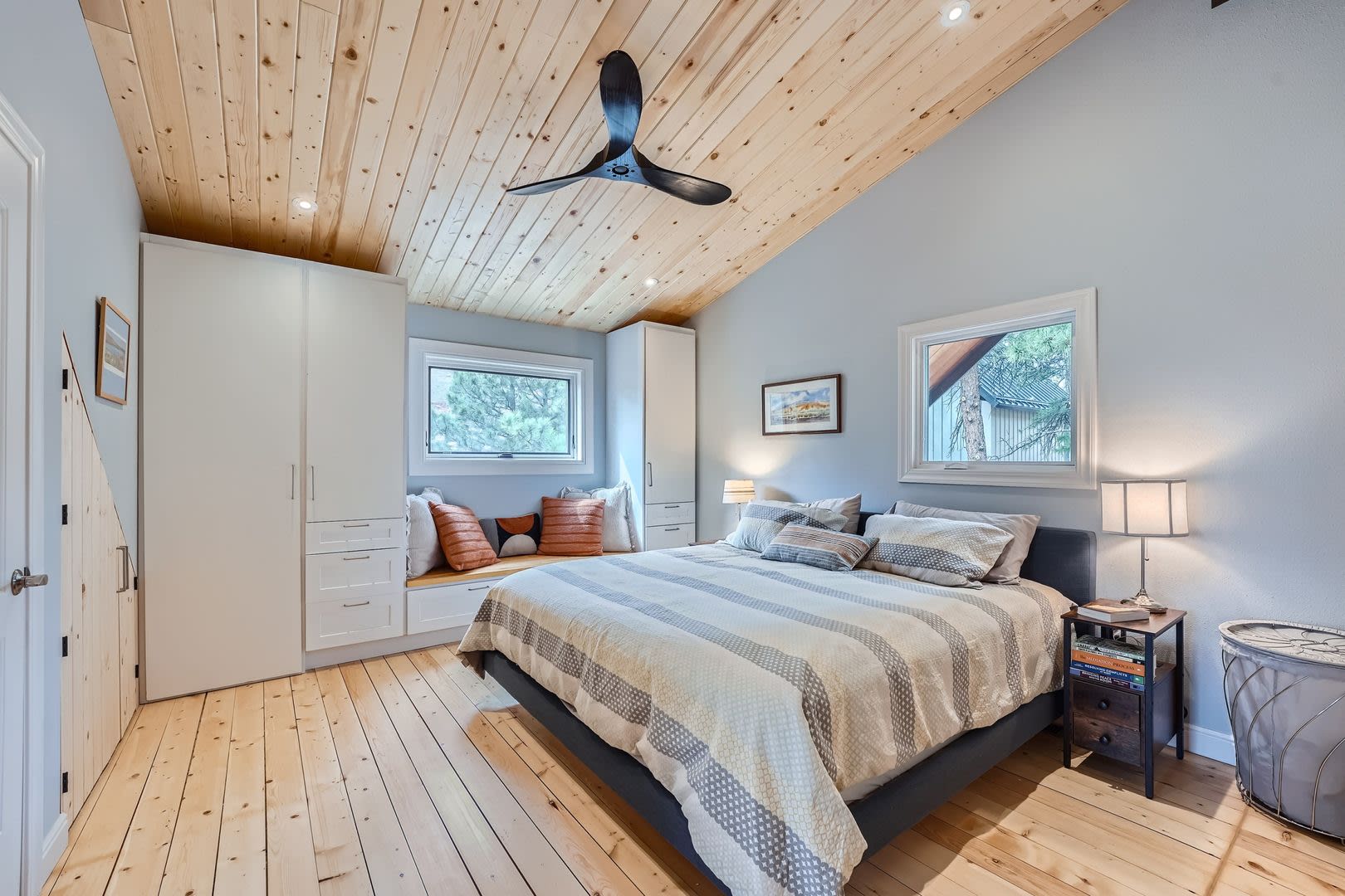 Mountain Retreat: Fully Furnished 3 BDR Home with Sauna – photo 3