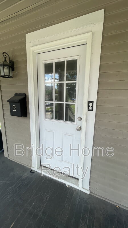 401 N McKean St – photo 2