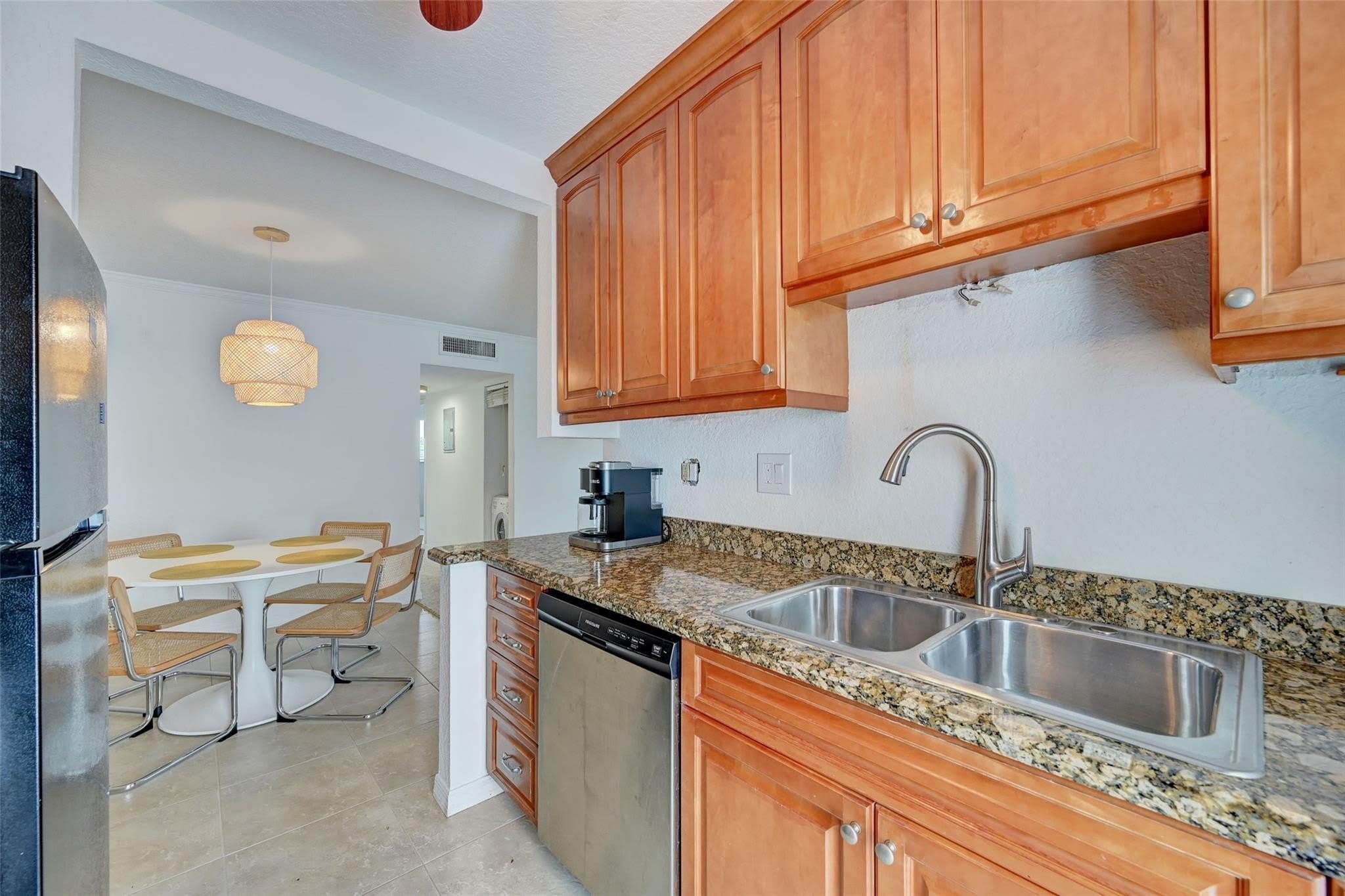 2020 NE 56TH Street – photo 2