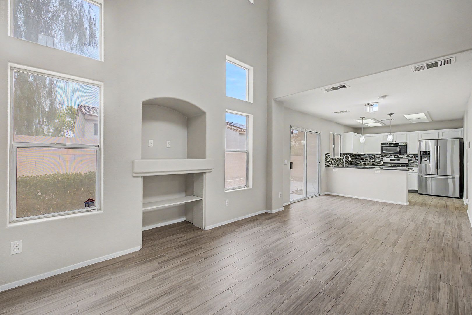 3-Bedroom home in the Northwest near both Air Force bases! – photo 4