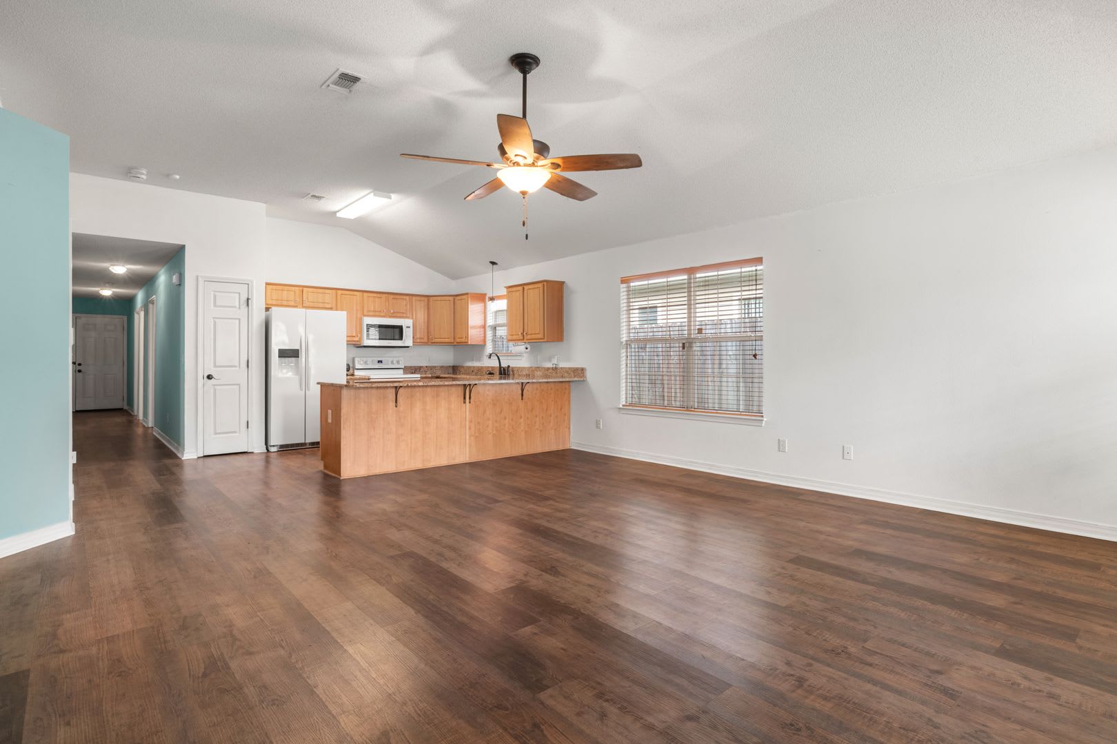 4 Bedroom Home In Quiet Neighborhood – photo 5