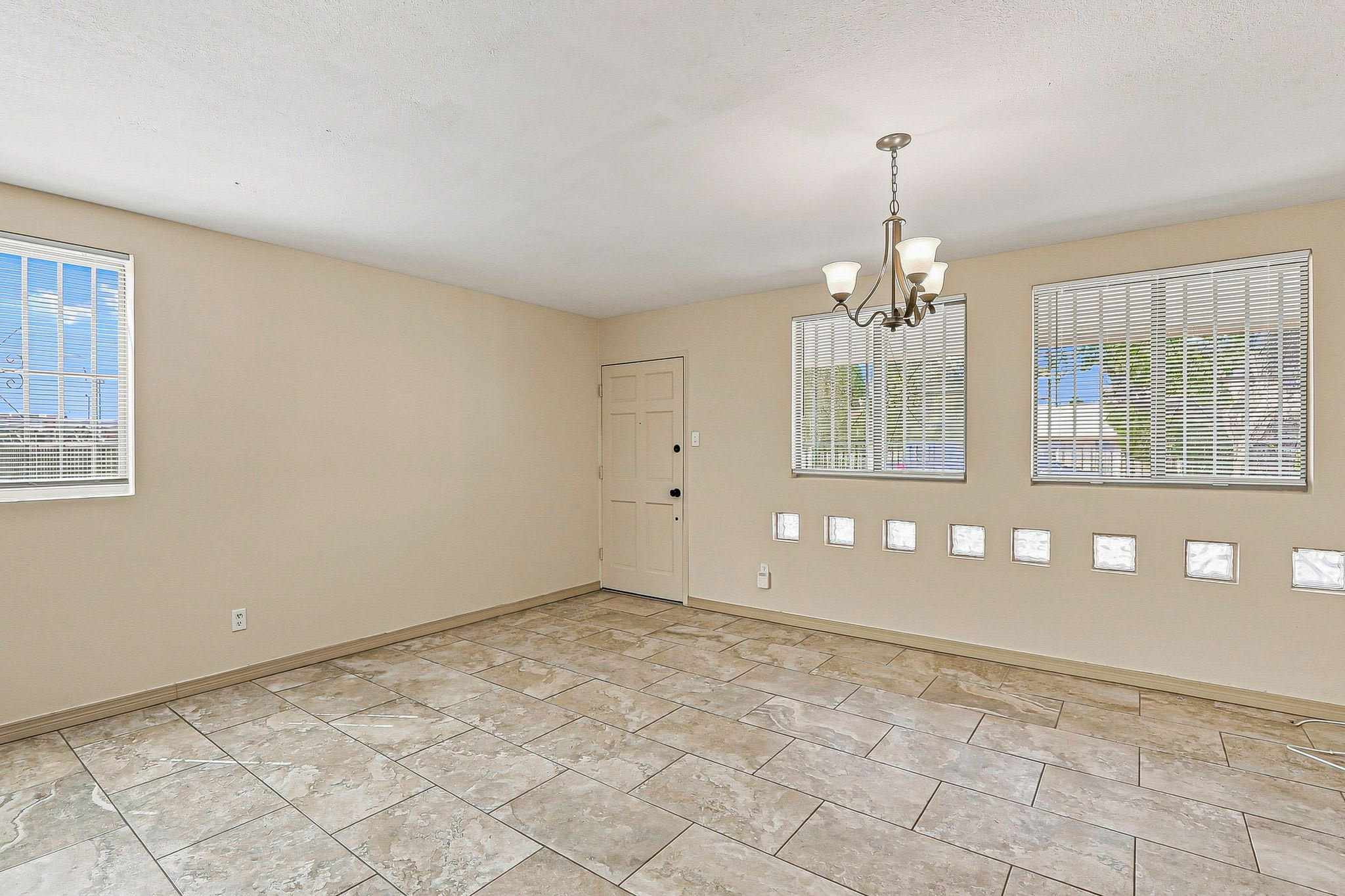 6399 Normandy Dr – photo 3