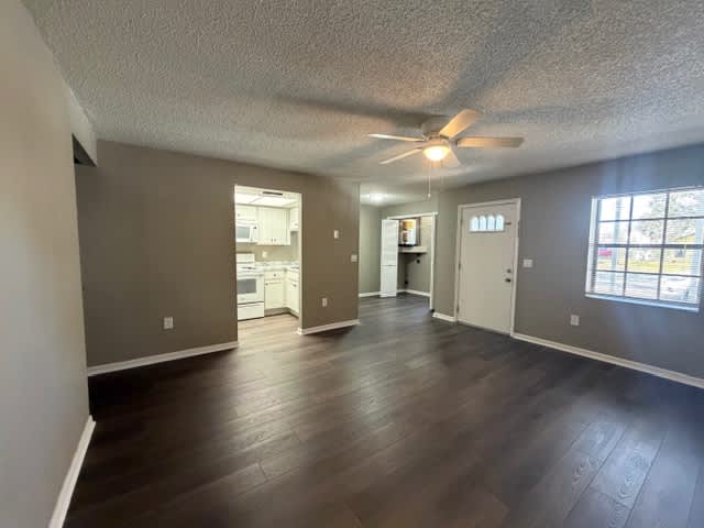 4400 Millwood Rd Apt E – photo 3