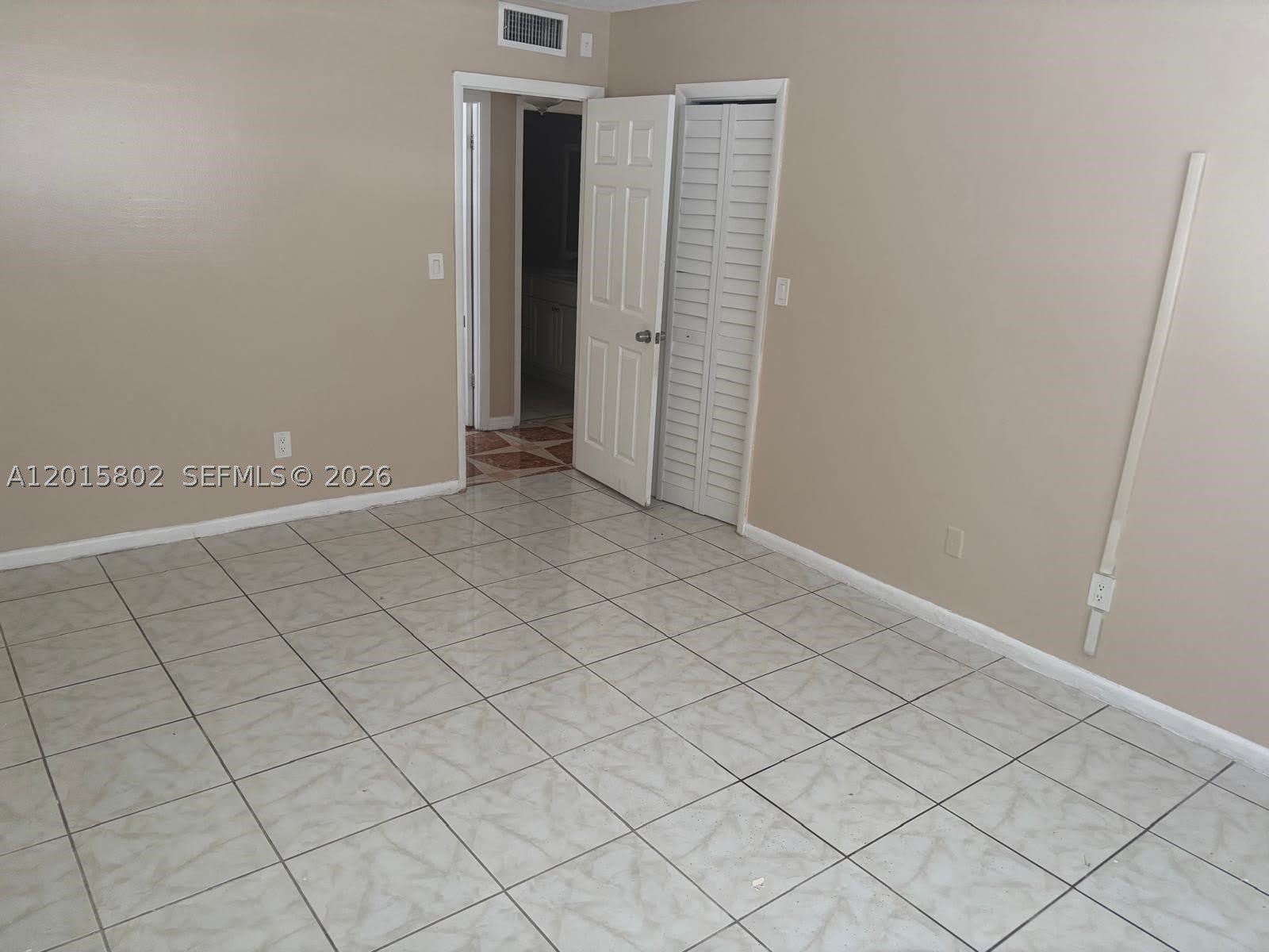 15205 Ne 6Th Ave – photo 3