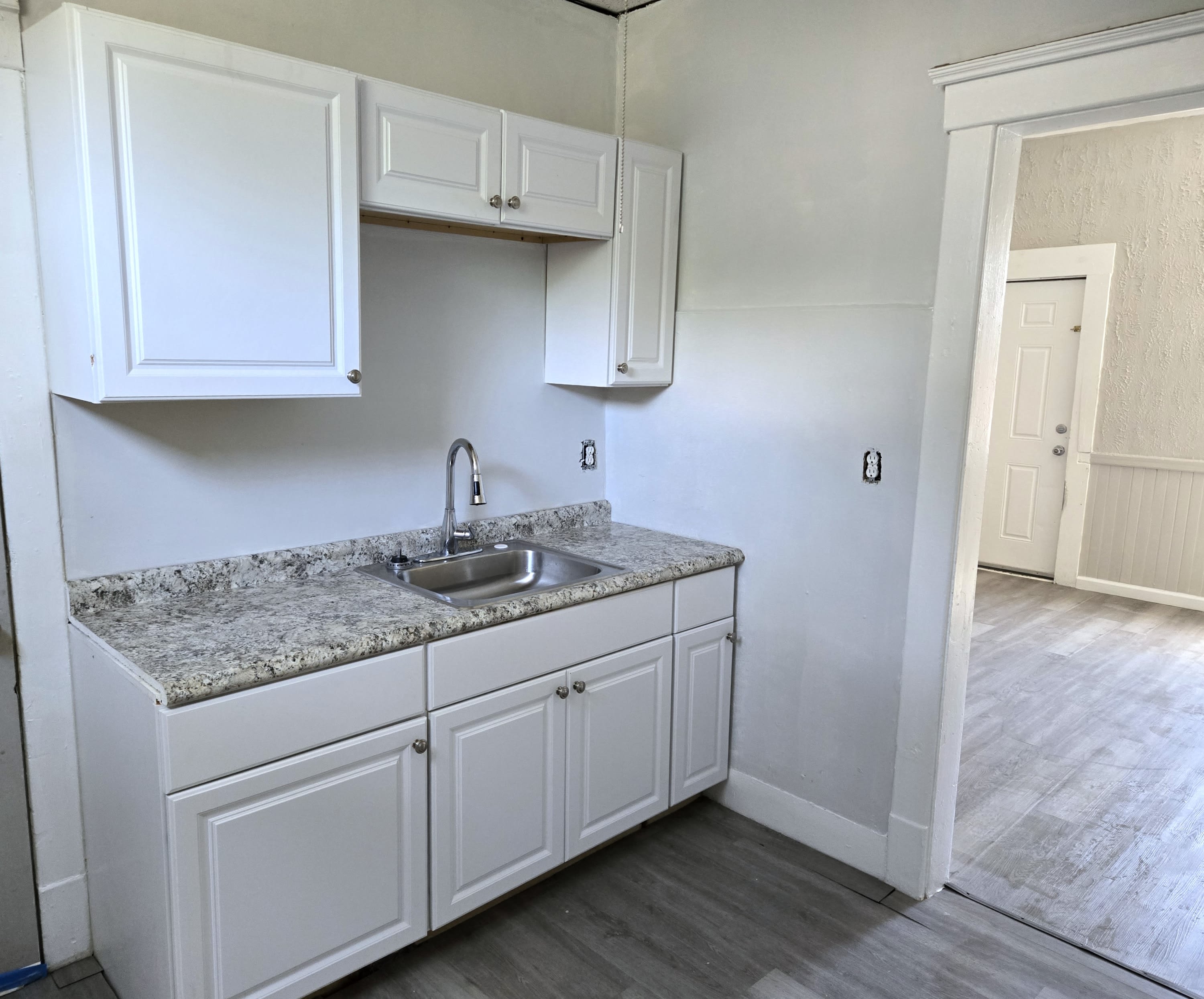 3912 Archwood Avenue – photo 2