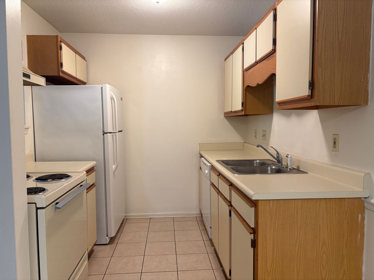 2 Bedroom, 1 Bathroom Condo in Greensboro – photo 5