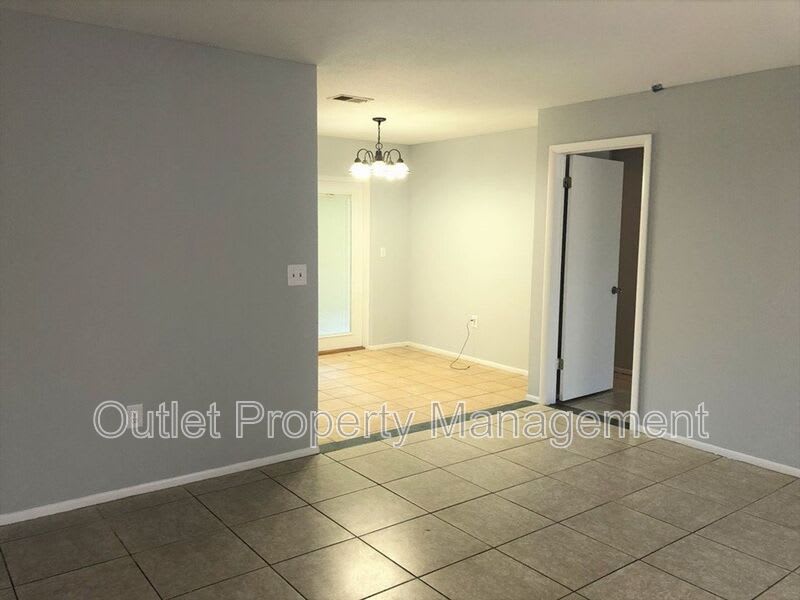700 Trailwood Drive – photo 2