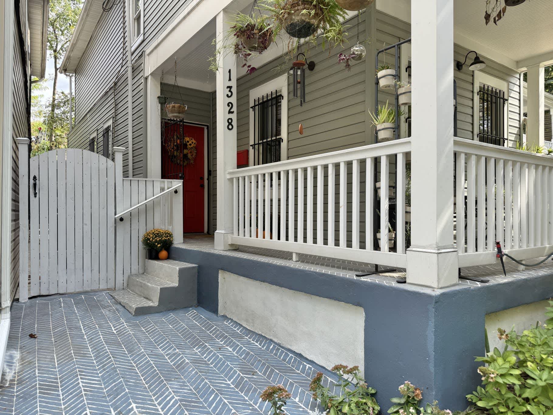 1328 Morris Rd SE – photo 2