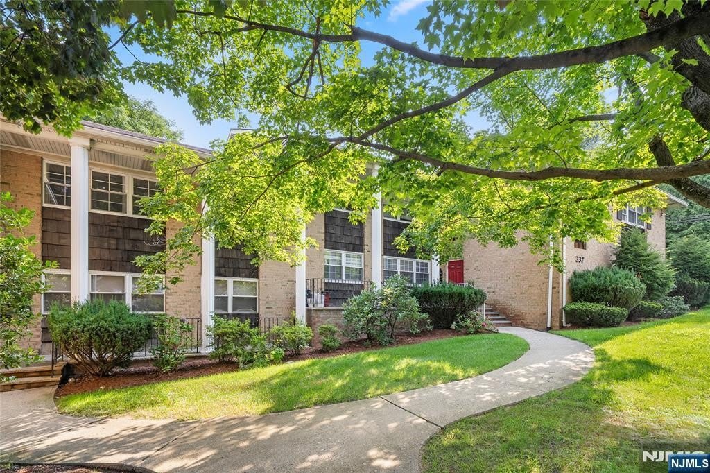 337 Fort Lee Road – photo 1