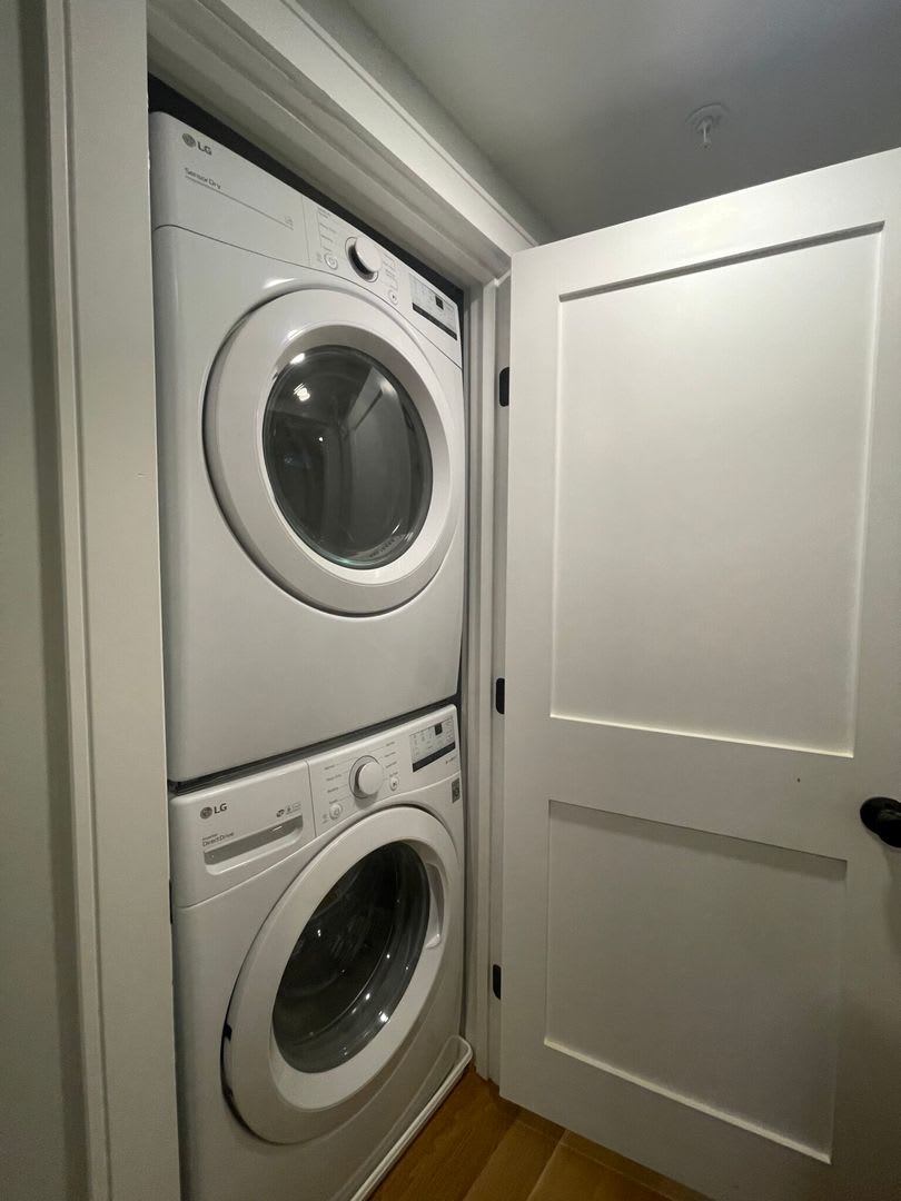 Gorgeous 4 bed in Brookline Village – photo 3