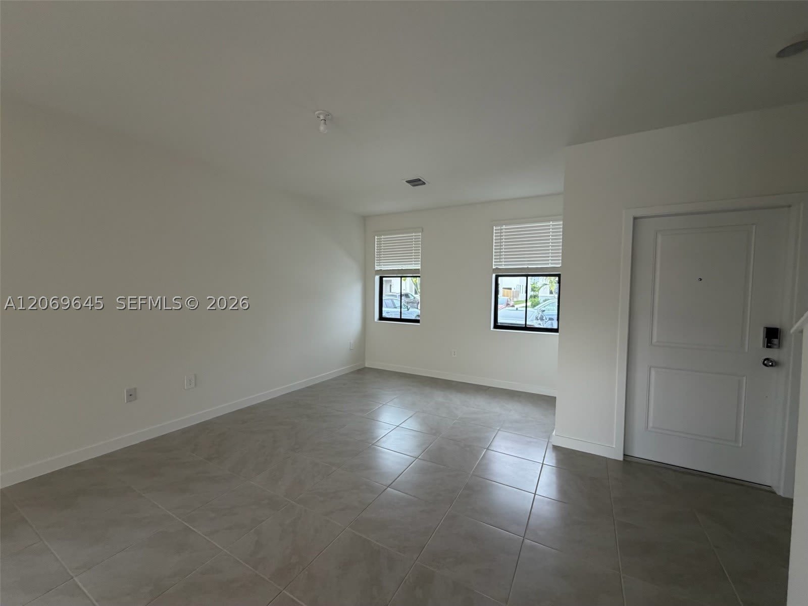 1432 NE 4th Ave – photo 3