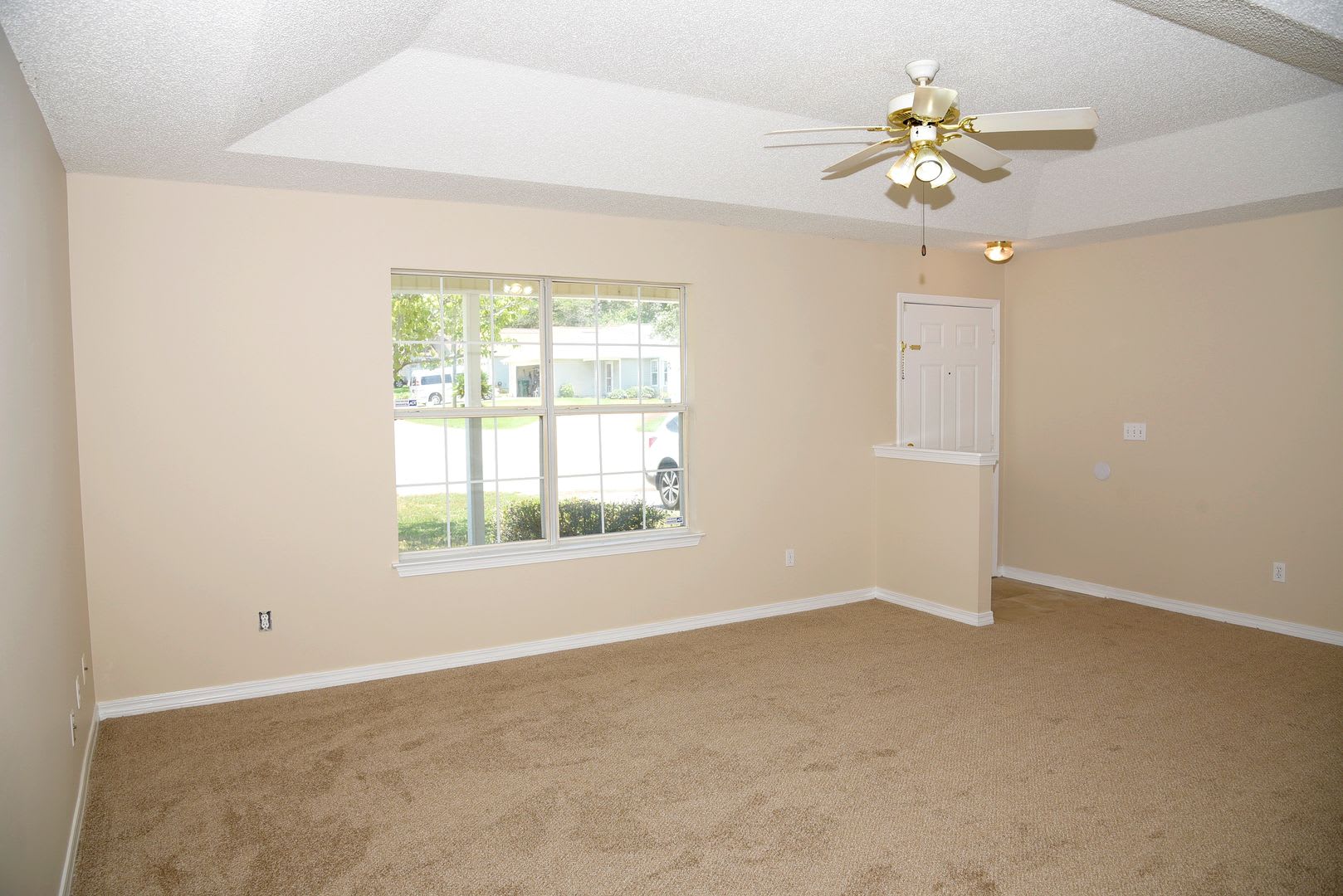 Conveniently Located 3 Bedroom in the Heart of Fort Walton Beach! – photo 4
