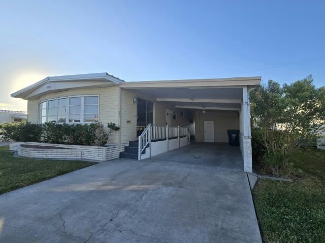 110 49th Ave W – photo 1
