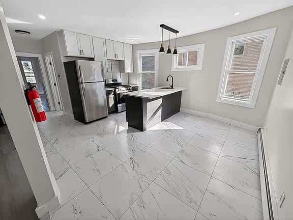 110 Milford Ave – photo 2