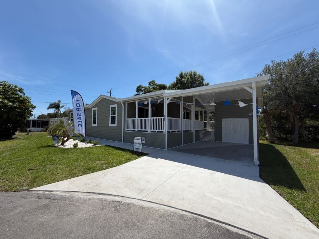 160 4th Street W – photo 2