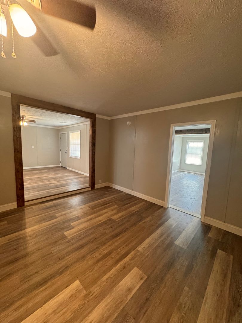 4 Bed 2 Bath House Newly Renovated – photo 5