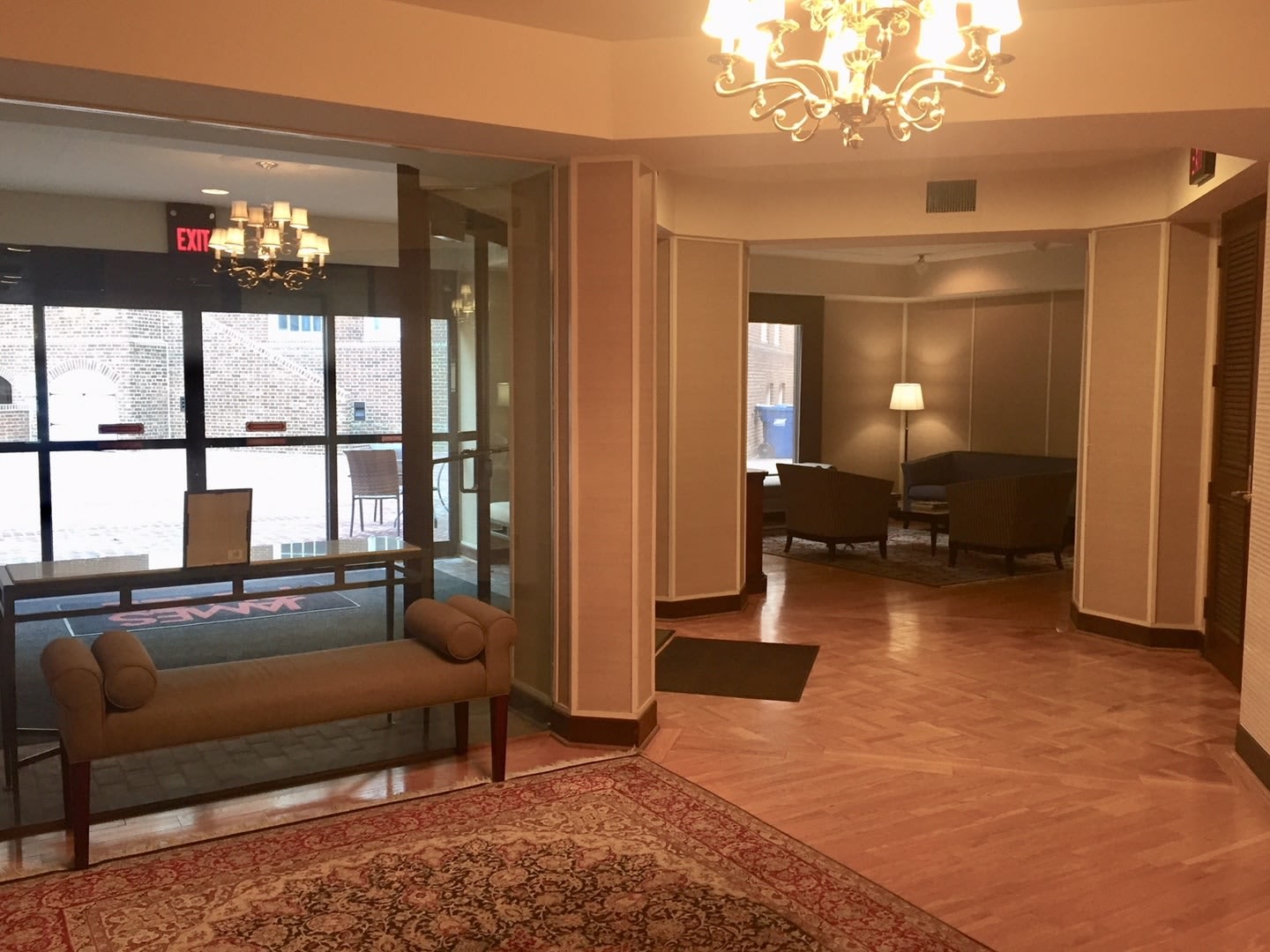 Updated Kitchen-1Bed 1Bath w Garage Parking at Georgetown Condo – photo 2