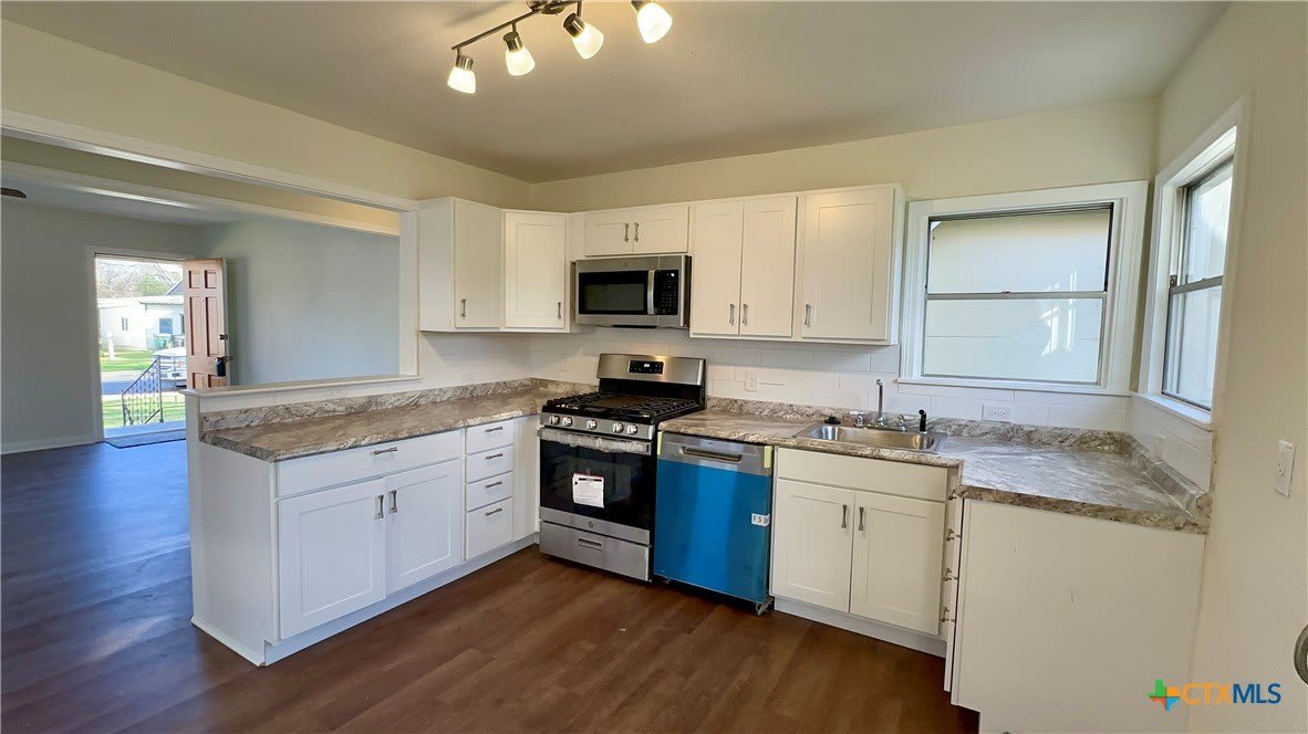 1002 N 12 – photo 3