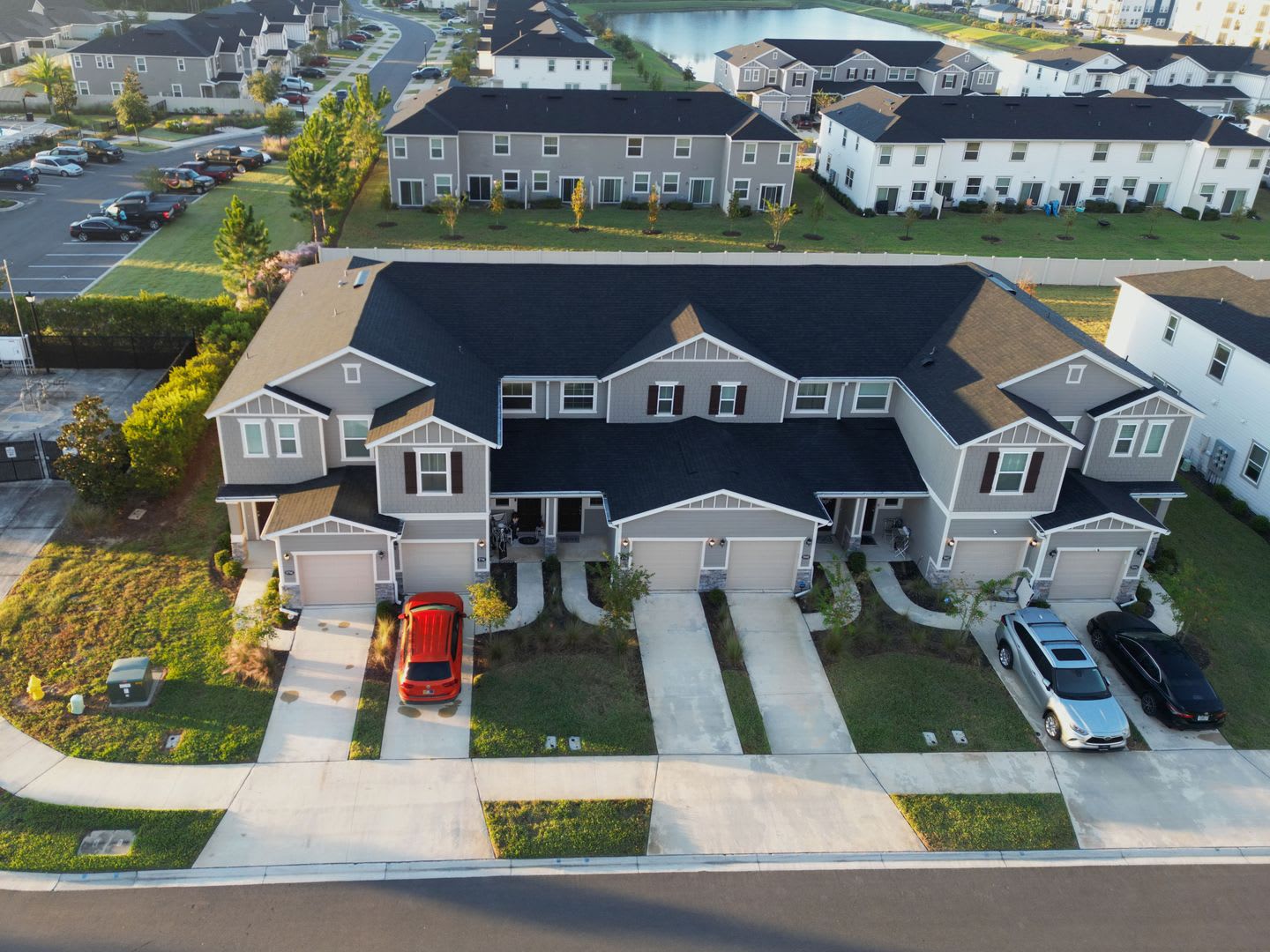 Stunning 2/2.5 Townhouse near Oakleaf! – photo 4
