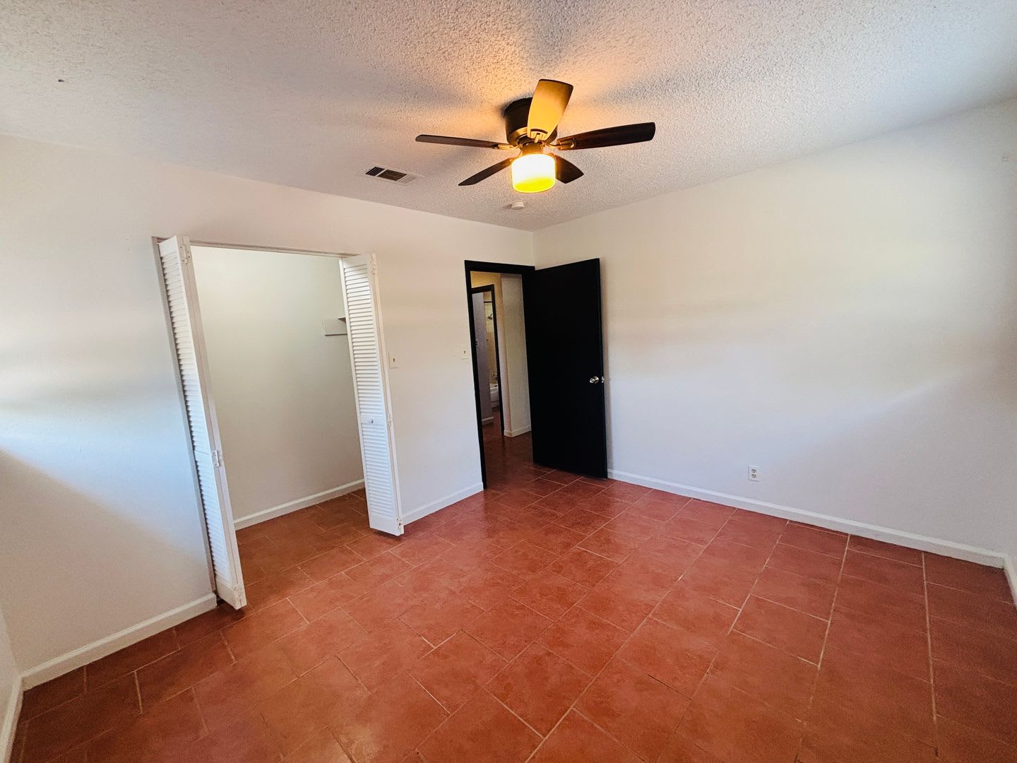 3-Bedroom, 2 Bat Single Family for Rent in Hillsboro, TX – photo 5