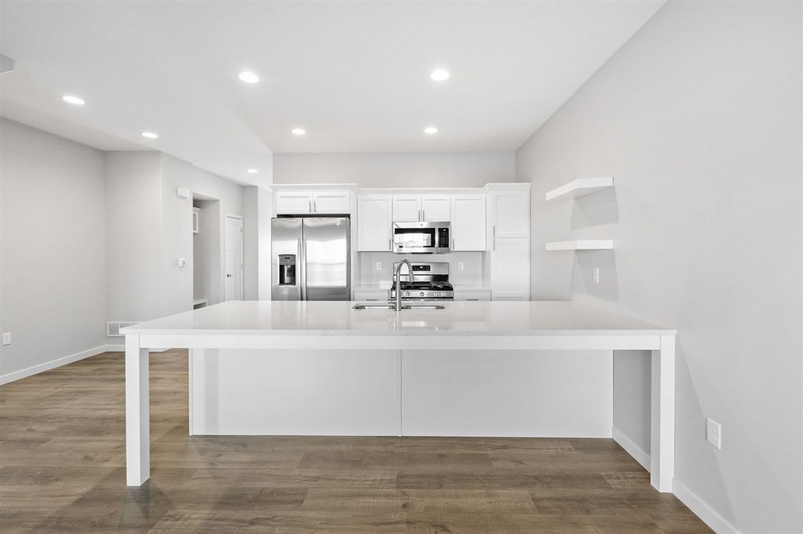 624 Catherine Dr – photo 4