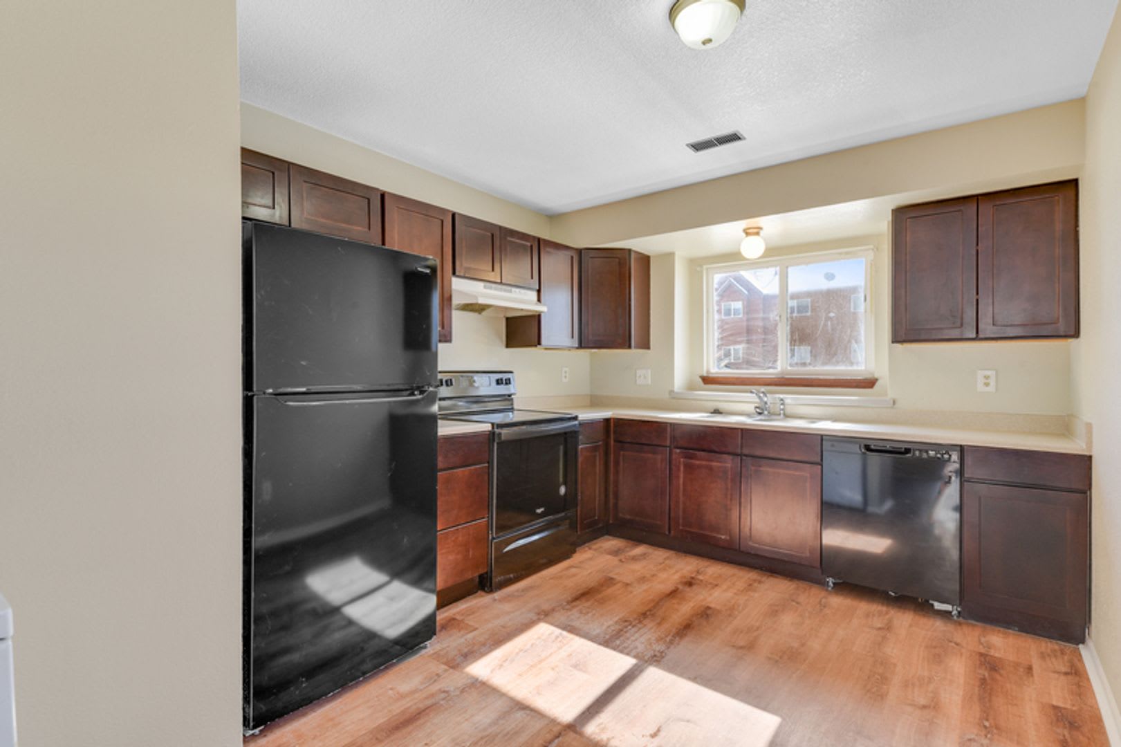 2Bd 1Ba In Park Hill Neighborhood – photo 4