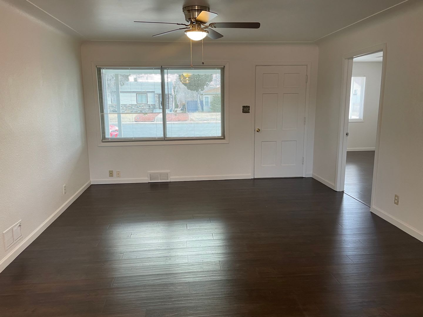 NOW TAKING APPLICATIONS: Charming Newly Renovated 3-Bedroom Home! – photo 4