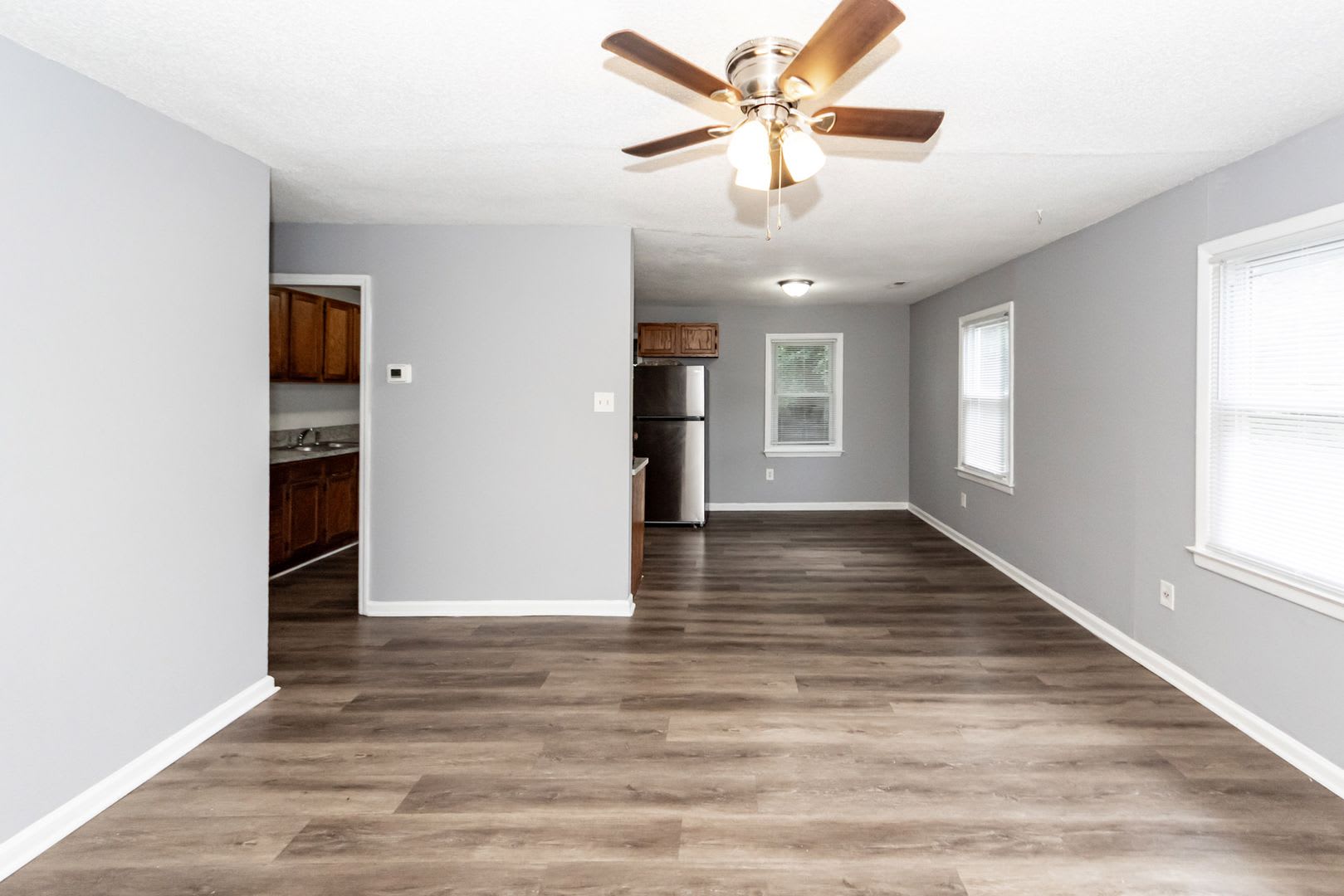 3 Bedroom, 1 Bathroom Home in Charleston Farms – photo 4