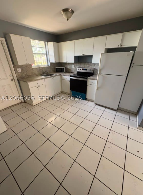 1693 NW 8th Ave – photo 3