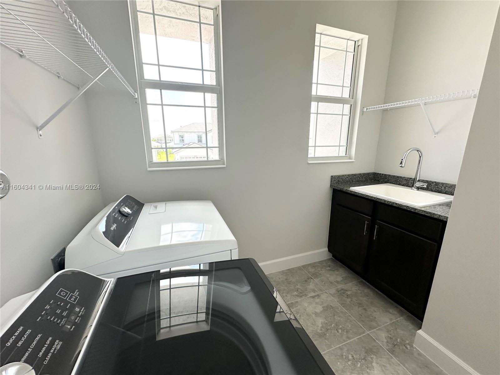 5461 Empire Drive – photo 4